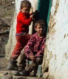 Batrani--copii-ai-strazii--saracie---Romania-vazuta-intr-un-documentar-italian
